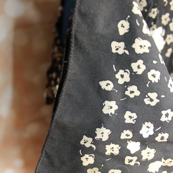 Studio M Womens Blouse Black Tan Floral Long Sleeve Flare V Neck Shirred ~Small~ - Picture 6 of 10